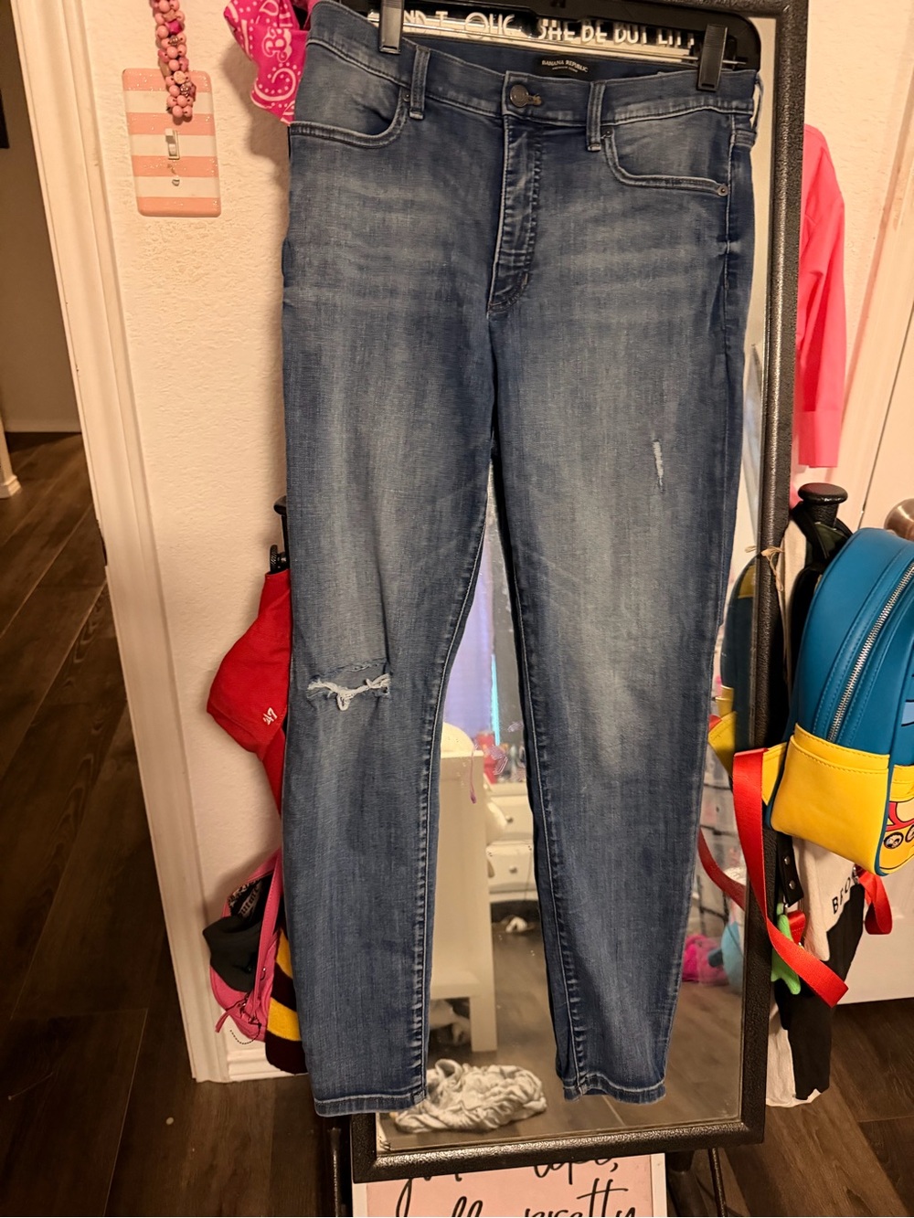 Women’s Banana Republic Blue Distressed Skinny Jeans size 30 GREAT CONDITION! 🥰